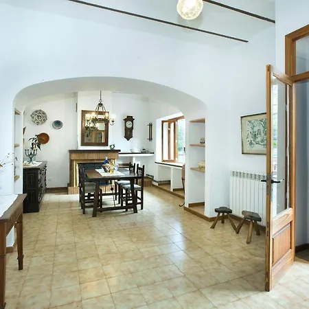 Owl Brullet - Rustic Villa