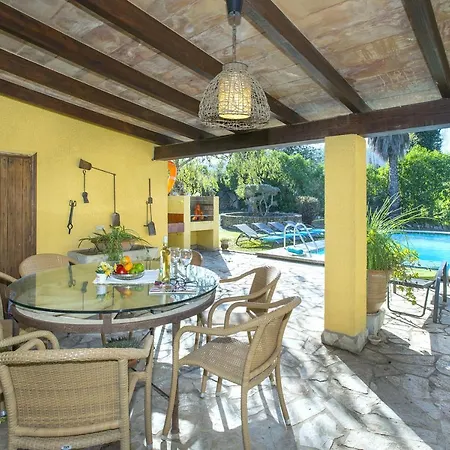 Owl Brullet - Rustic Villa *